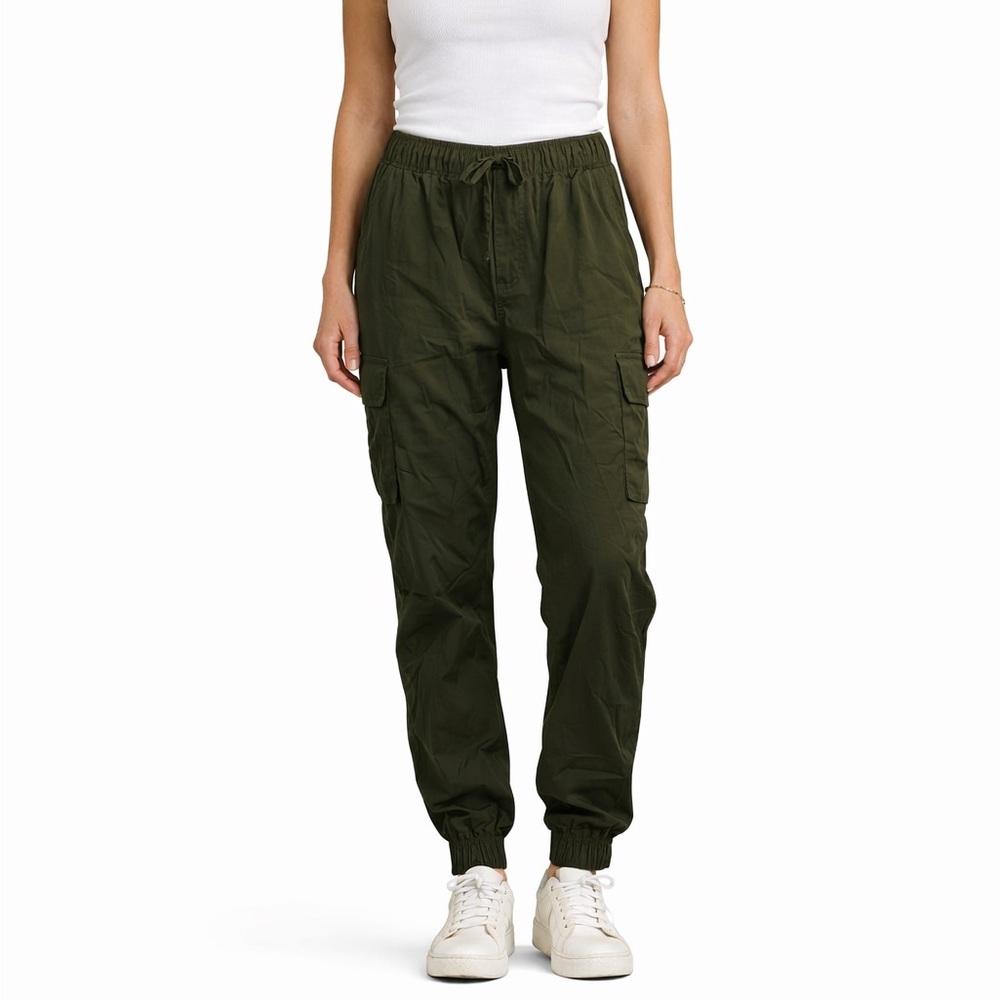 ⭐️GAP Size Medium The Easy Pants in Dark Hunter Green
